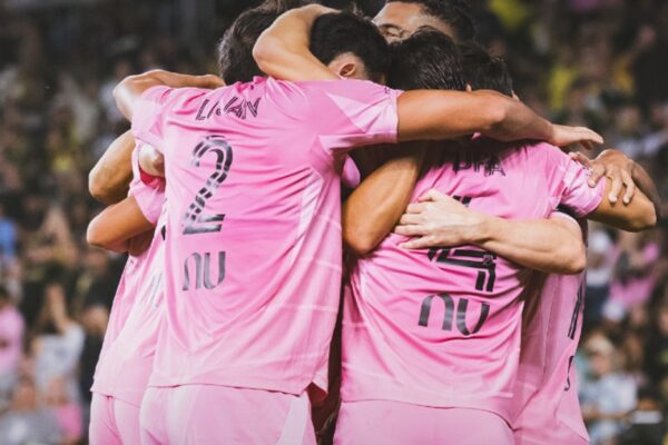 Jugadores del Inter Miami festejan el gran gol de Messi. Foto: Agencia NA (@InterMiamiCF).