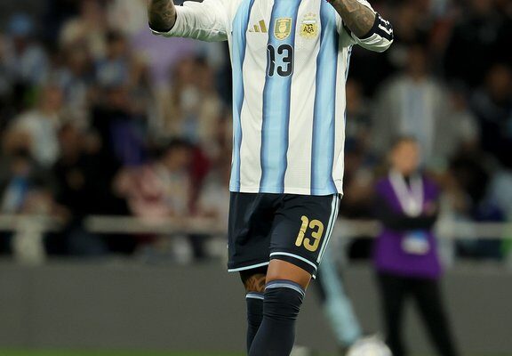 Cristian “Cuti” Romero, en su primer partido con la capitanía de la Selección. Agencia Noticias Argentinas (@Argentina).