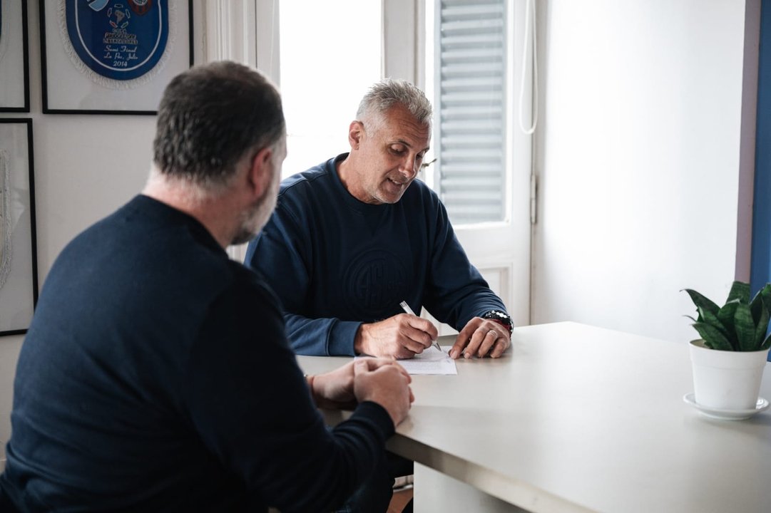 Marcelo Culotta firmó un acuerdo por terrenos lindantes al predio de Avenida La Plata Foto: Agencia NA (@sanlorenzo).