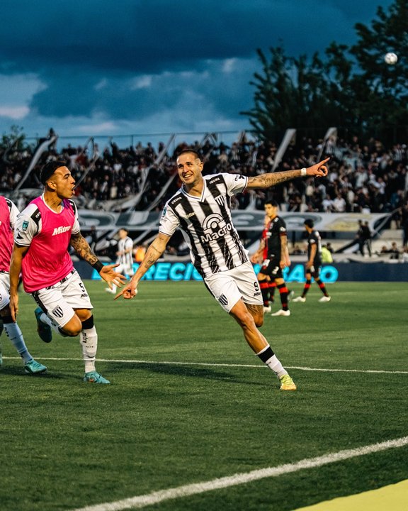Agustín Módica festeja el único gol de la noche mendocina. Foto: Agencia NA (@GimnasiaMendoza).