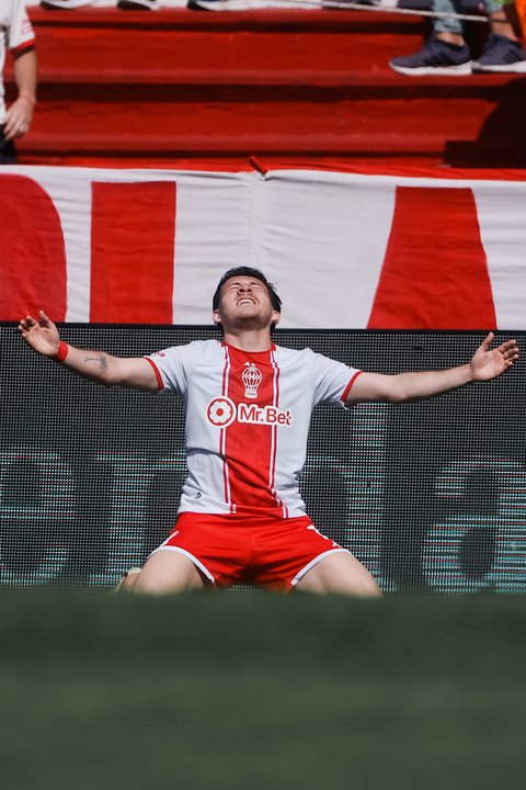 Leandro Lescano grita su gol, el único del partido. Foto: Agencia NA (@CAHuracan).