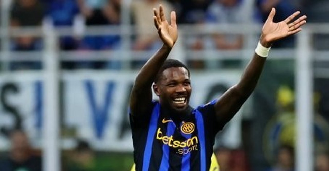 Thuram celebra, Inter sigue arriba. Foto: Noticias Argentinas (@SerieA).
